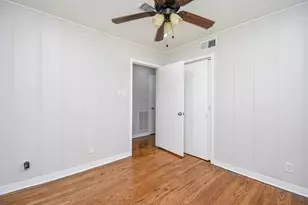 7406 Schiller St, Houston, TX 77055 - Photo 25