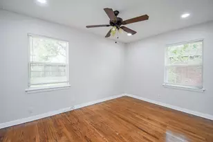 7406 Schiller St, Houston, TX 77055 - Photo 17