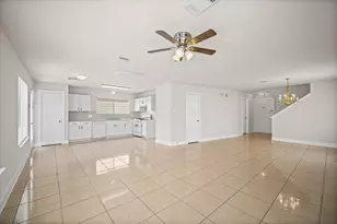 3739 E Traditions Ct, Houston, TX 77082 - Photo 9