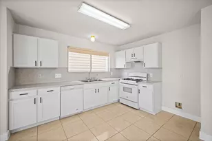 3739 E Traditions Ct, Houston, TX 77082 - Photo 7