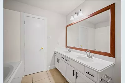 3739 E Traditions Court, Houston, TX 77082 - Photo 15