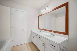 3739 E Traditions Ct, Houston, TX 77082 - Photo 15