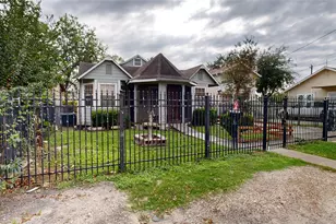 1315 Heslep St, Houston, TX 77009 - Photo 3