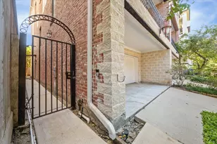 1231 W Pierce St, Houston, TX 77019 - Photo 3