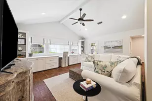 737 Country Ln, Houston, TX 77024 - Photo 7
