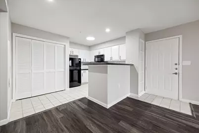 1710 W T C Jester Boulevard #5104, Houston, TX 77008 - Photo 3