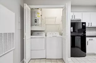 1710 W T C Jester Blvd, Houston, TX 77008 - Photo 5