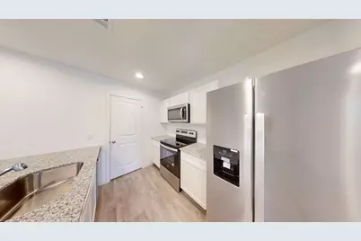 16811 N Marie Village Drive, Conroe, TX 77306 - Photo 11