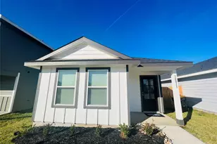 16811 N Marie Vlg Dr, Conroe, TX 77306 - Photo 1