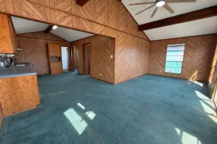 204 Teal Ln, Anahuac, TX 77514 - Photo 9