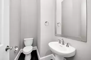 239 W 27th St, Houston, TX 77008 - Photo 13