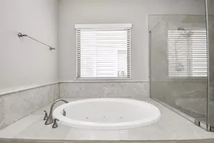 239 W 27th St, Houston, TX 77008 - Photo 23