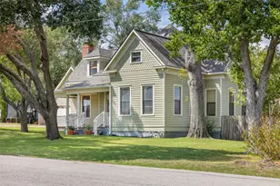 222 N Harris St, Bellville, TX 77418 - Photo 3