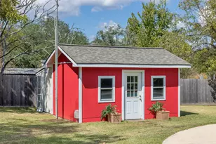 222 N Harris St, Bellville, TX 77418 - Photo 29