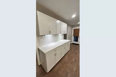 6027 Woodbrook Lane, Houston, TX 77008 - Photo 3