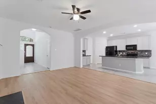 15 Benedict Canyon Loop, The Woodlands, TX 77382 - Photo 11