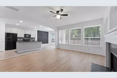 15 Benedict Canyon Loop, The Woodlands, TX 77382 - Photo 1