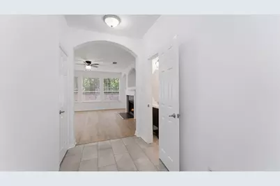 15 Benedict Canyon Loop, The Woodlands, TX 77382 - Photo 5