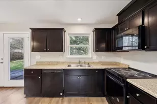 8670 Newfield Ln, Beaumont, TX 77707 - Photo 3