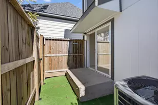 1221 Cedar Post Ln, Houston, TX 77055 - Photo 23