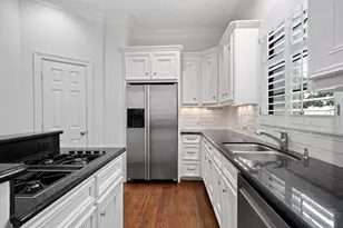 1918 W Bell St, Houston, TX 77019 - Photo 27