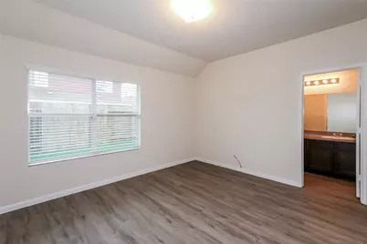 5538 Plantation Forest Drive, Katy, TX 77449 - Photo 9