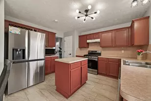 579 Rivergrove Dr, Houston, TX 77015 - Photo 9