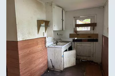 302 E Wayside Avenue, Wharton, TX 77488 - Photo 23