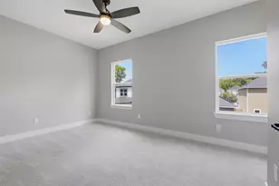 8121 Venus St, Houston, TX 77088 - Photo 29