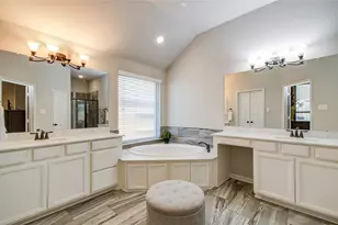 2626 Ivy Wood Ln, Conroe, TX 77385 - Photo 17