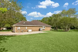 1215 Westglen Dr, Alvin, TX 77511 - Photo 19