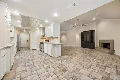 1215 Westglen Drive, Alvin, TX 77511 - Photo 7