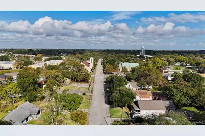 2115 W Carolina Street, Baytown, TX 77520 - Photo 9