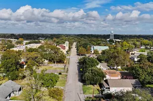 2115 W Carolina St, Baytown, TX 77520 - Photo 9