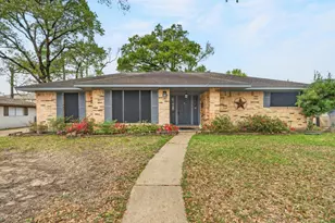 304 Fullen St, Conroe, TX 77301 - Photo 1