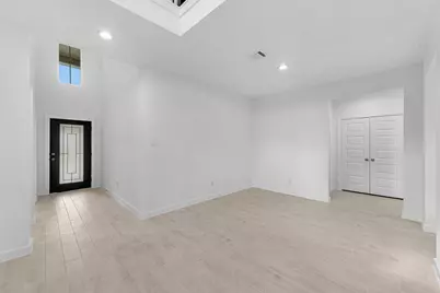 8835 Early Morning Way, Rosharon, TX 77583 - Photo 5