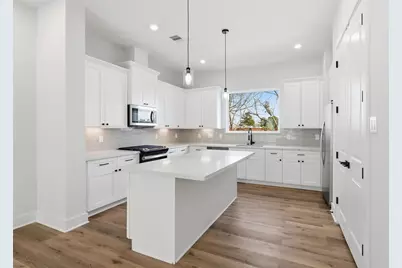 9403 Hammerly Boulevard #D, Houston, TX 77080 - Photo 15