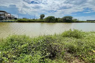 1129 Pompano Ln, Crystal Beach, TX 77650 - Photo 1