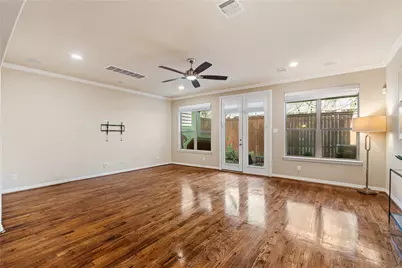1107 Beall Landing Court, Houston, TX 77008 - Photo 11