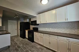 212 Harold Ln, Baytown, TX 77521 - Photo 9