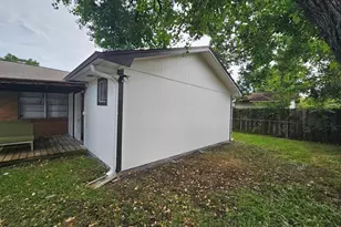 212 Harold Ln, Baytown, TX 77521 - Photo 33