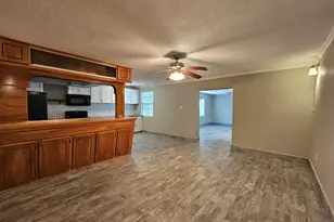 212 Harold Ln, Baytown, TX 77521 - Photo 7
