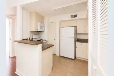 10811 Richmond Avenue #30, Houston, TX 77042 - Photo 9