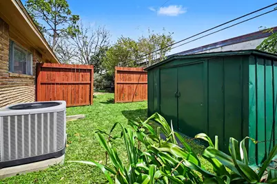 2803 Rockarbor Drive, Houston, TX 77063 - Photo 35