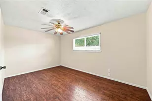 10127 Quiet Hill Rd, La Porte, TX 77571 - Photo 11