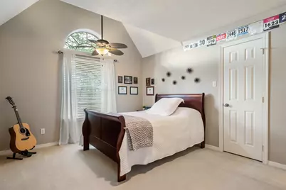2 Lenox Hill Drive, The Woodlands, TX 77382 - Photo 41