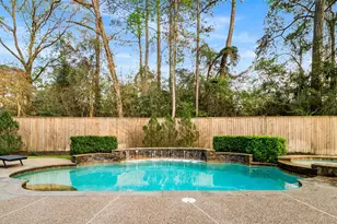 2 Lenox Hill Dr, The Woodlands, TX 77382 - Photo 37