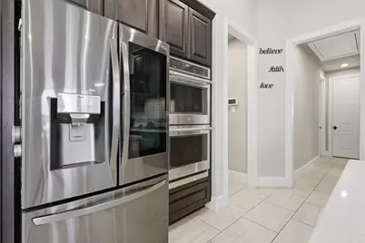 4826 Trickle Creek Drive, Fulshear, TX 77441 - Photo 9