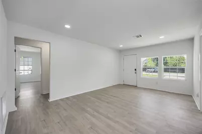 5033 Doolittle Boulevard, Houston, TX 77033 - Photo 5