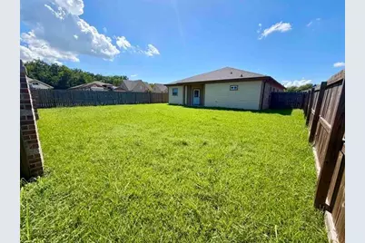2850 Amber Avenue, Groves, TX 77619 - Photo 39
